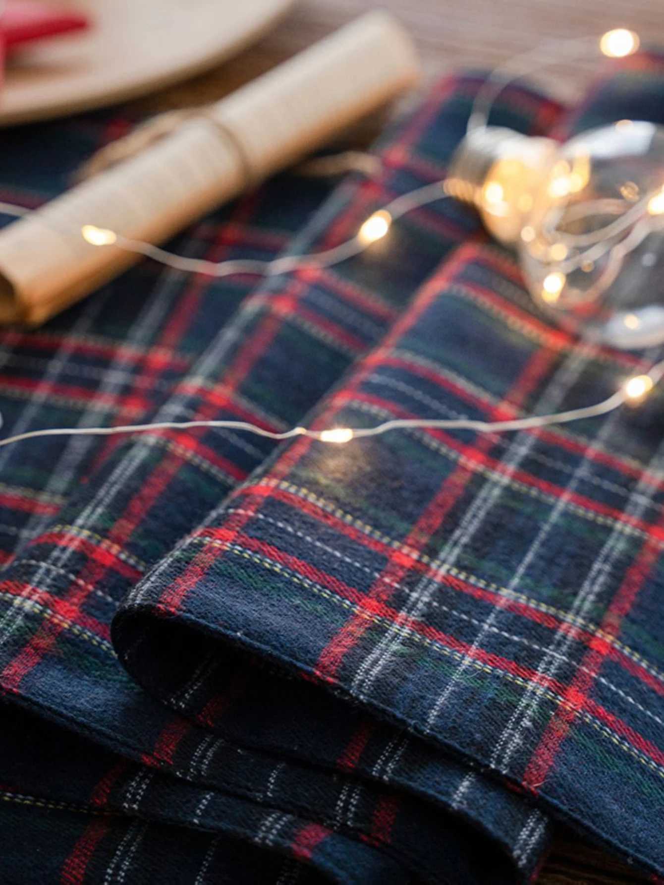 Christmas Christmas line grid washable dining table flag used for holiday party restaurant decoration Y251113