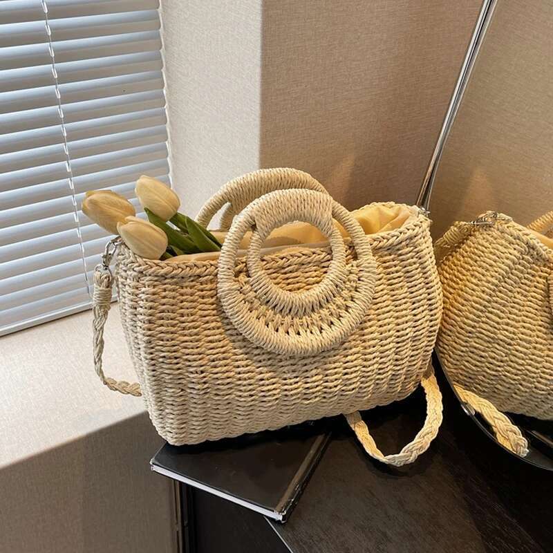 Handmade Beach Bag New Straw Woven For Women Handmade Portable Handbag Large Capacity Beach Handheld Money Moon Bag Kq1