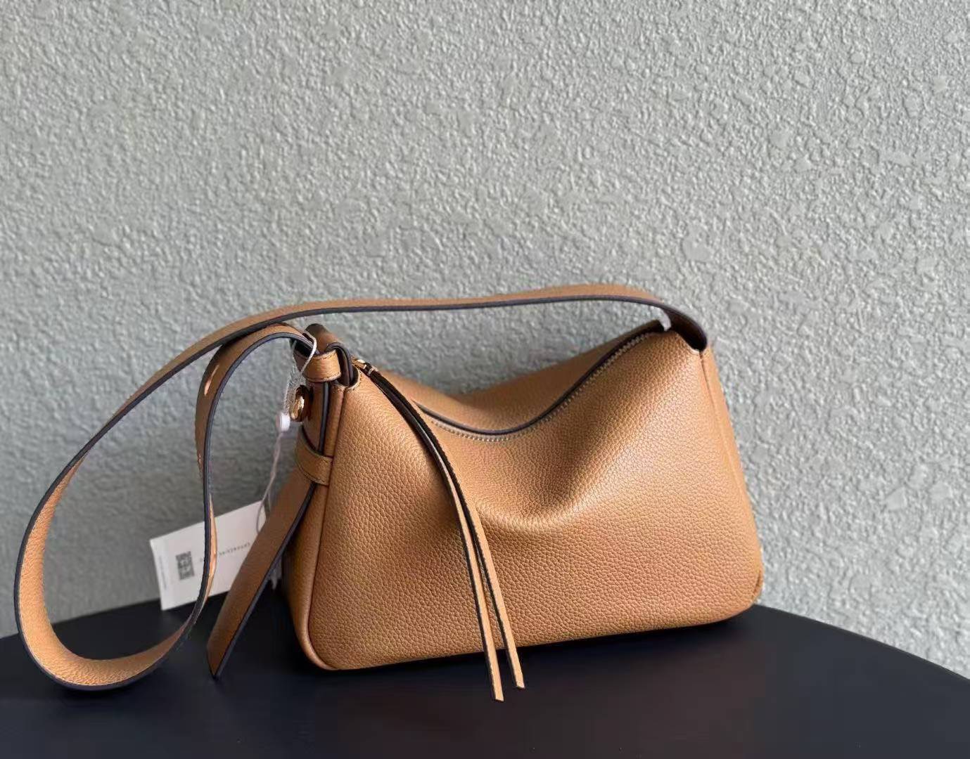 Designer Bags Luxury Bags Shoulder Tote Handbags Shoulder bag, crossbody bag, baguette bag, temperament small square bag, large capacity