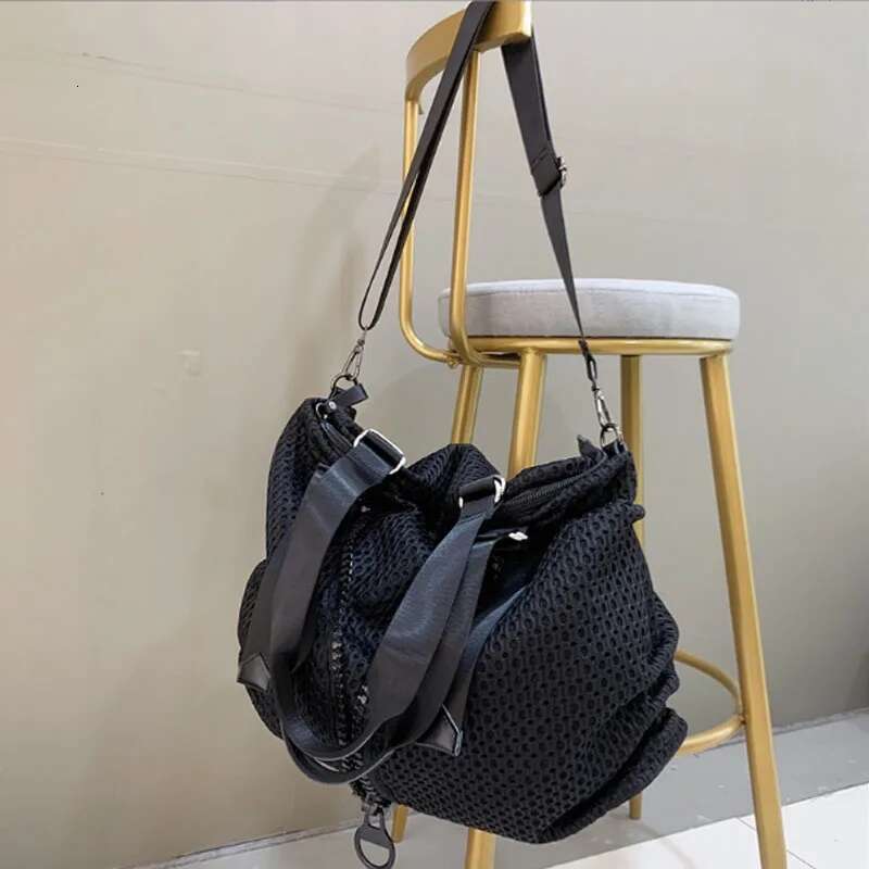 Large Capacity Nylon Leisure Women 2024 New Single Shoulder Travel Large Zipper Broadband Crossbody Bag