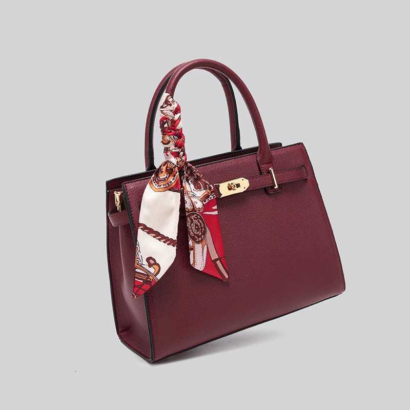 Show 2025 Handbag with Scarf Decor and Metal Clasp High Quality for Evening Parties BanquetsW251112