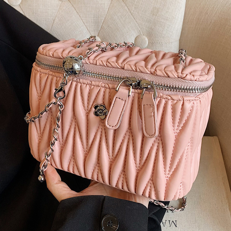 2025S Designer Women S Bag Wrinkled Small Square New Style Popular This Year Single Shoulder Crossbody Women S Bag Simple Diamond Grid Chain Box Bag