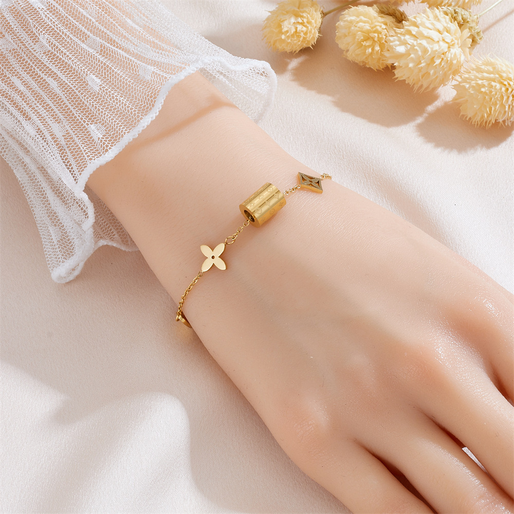 Titanium Steel Waist Cylinder Bracelet Leather Vintage Light Luxury Four-Leaf Clover Small Flower Fashion Versatile Women's Jewelry