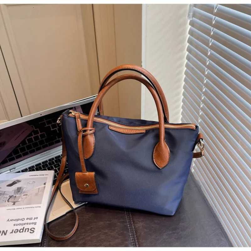 Famous Designer Leather Womens Crossbody Bag Luxury Brand Popular Classic Elegant Commuter Daily Vintage BagW251112