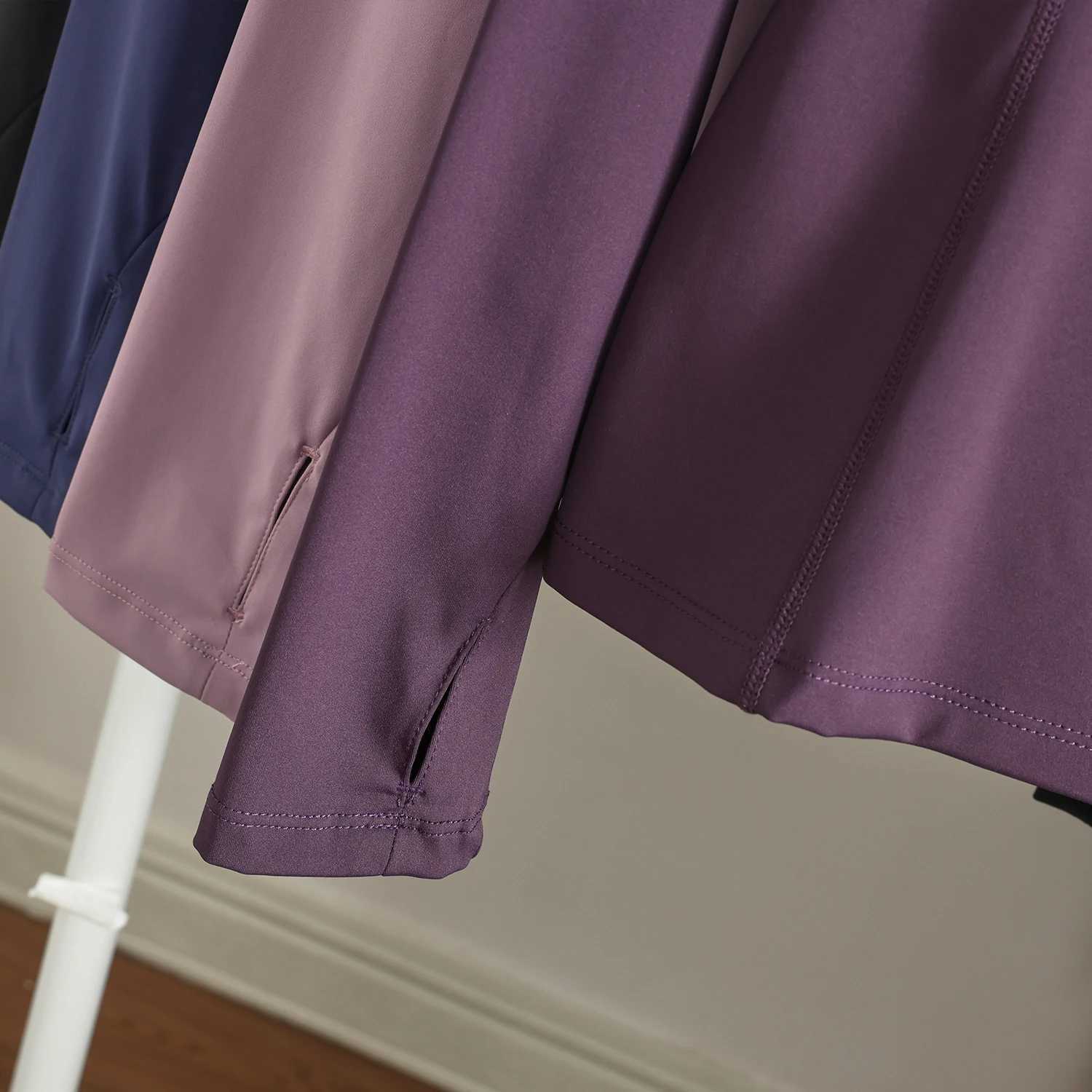 PHIGEER Womens yoga top for autumn and winter slim-fit long-sLEeved pilates training fitnESS shirt running and fitnESS J251112