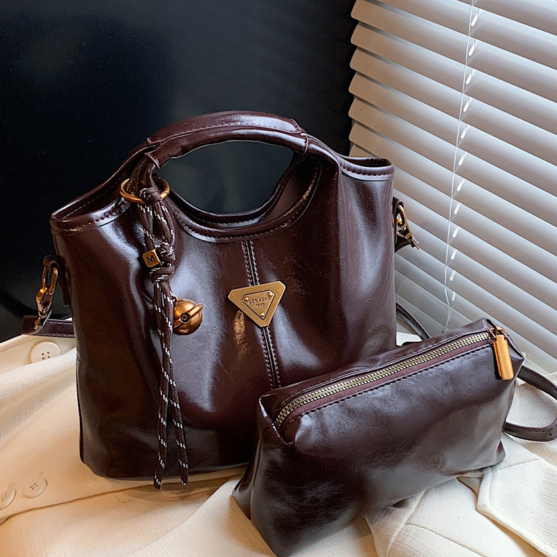 2025S Designer Women S Bag Handheld Small For Women New Crossbody Bag Fashionable High End Water Bucket Bag