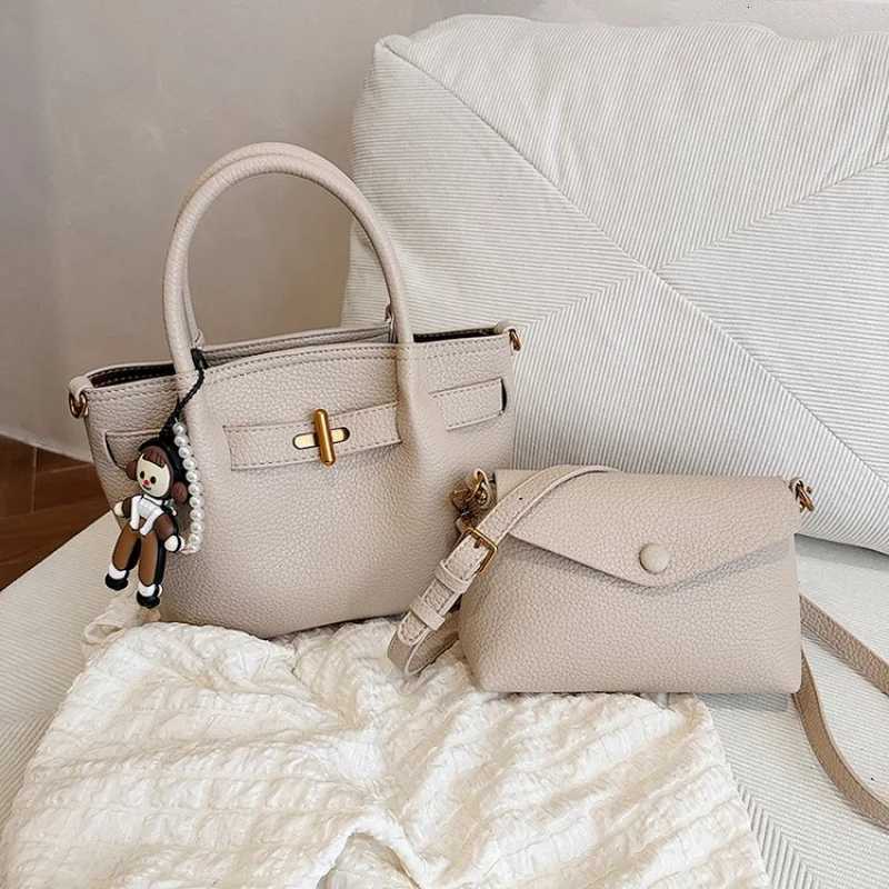 High-End Ladies Crossbody Bag With Casual Vintage Vibe And Textured Surface Suitable For Lightweight City TravelW251112