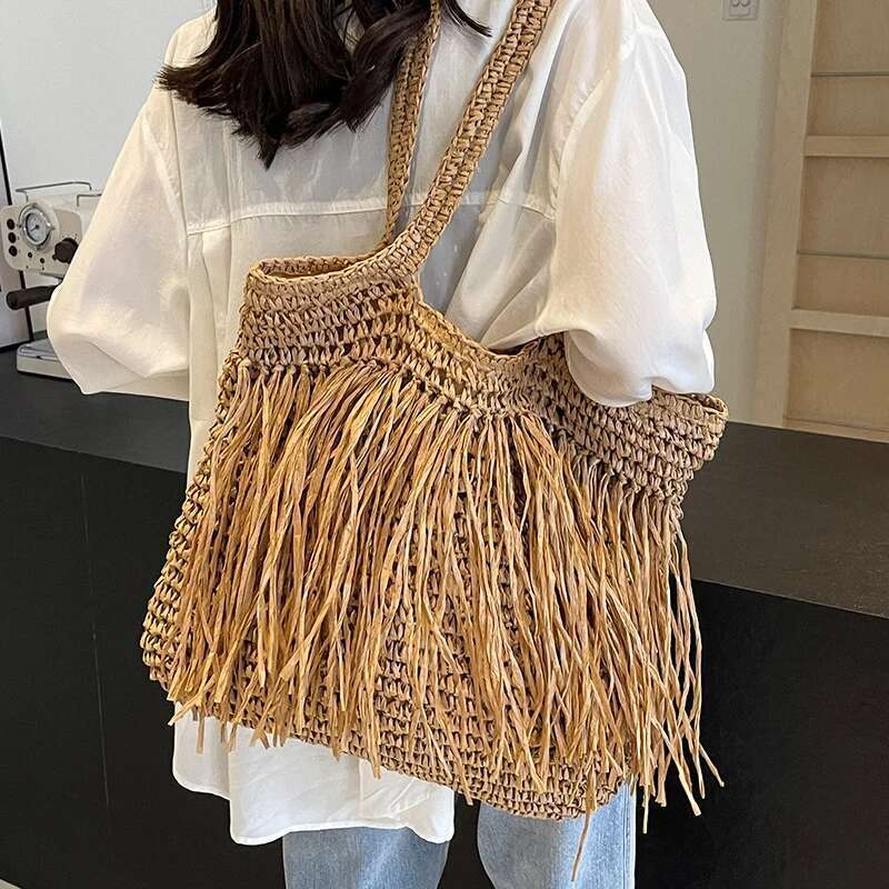 Handmade Beach Bag Hollow Out Tote Bags For Women Handbag Purse New Weave Large Capacity Tassel Shoulder Straw Beach Bag Kq1