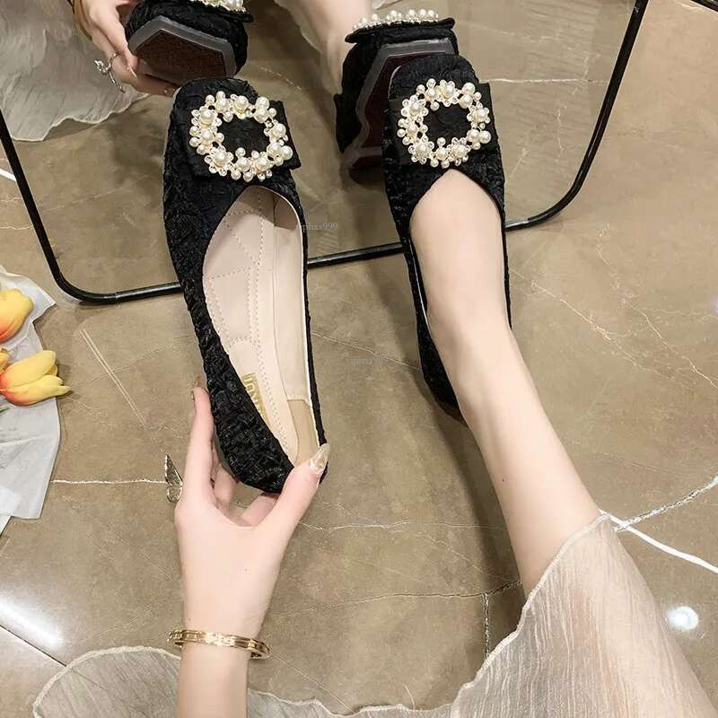 New free shipping designer shoes Spring Autumn Soft Sole Flat Bottom Comfortable and Anti slip Lazy Man Kicks on Driving Ladle Shoes, Bean Shoes for W