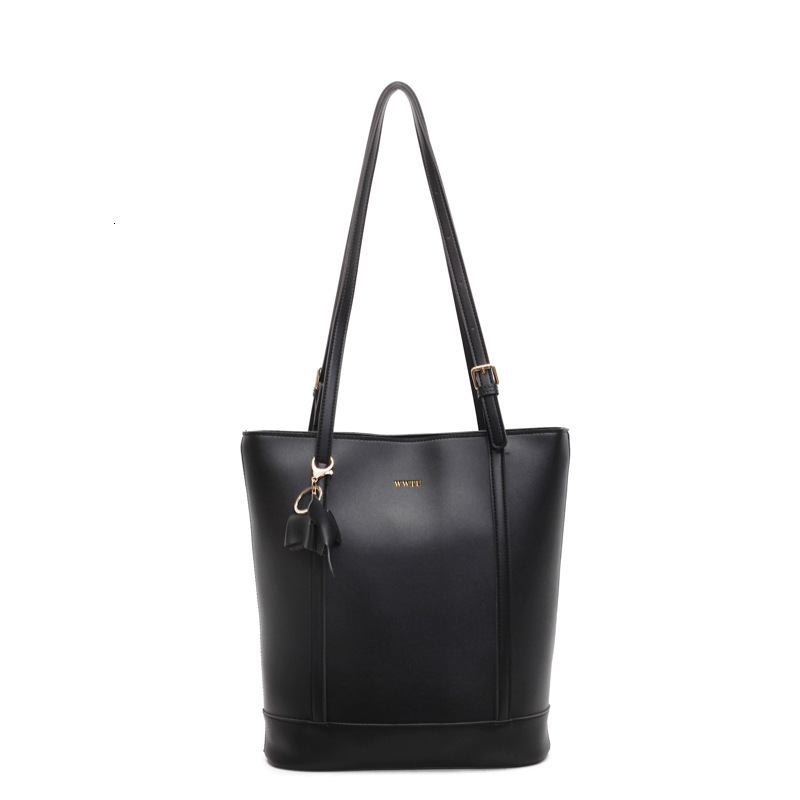 2025S Designer Women S Bag Water Bucket New Style Simple Contrasting Color Fashionable Women S Commuting High End Sense Large Capacity Shoulder Bag Fo