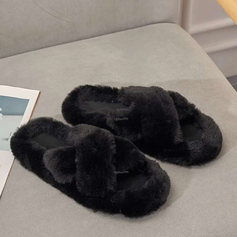 New Free Shipping Designer Shoes Black Thick Soled Slippers Women 2025 Winter Item High-end Warm Fur Plush Flat Cotton Shoes For Women