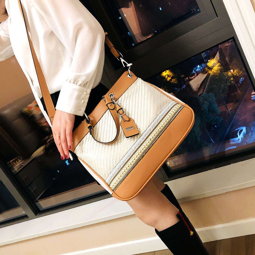 Backpack Woven Women's Beaded New Fashion Handheld Big Bag for Women in Europe, Unique Design, Versatile One Shoulder