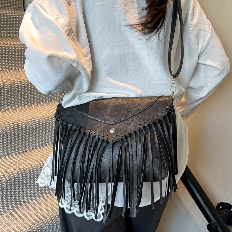 2025S Designer Women S Bag Small Niche Design For Women New Fashionable Tassel Mailman Summer Versatile Wax Leather Crossbody Women S Bag