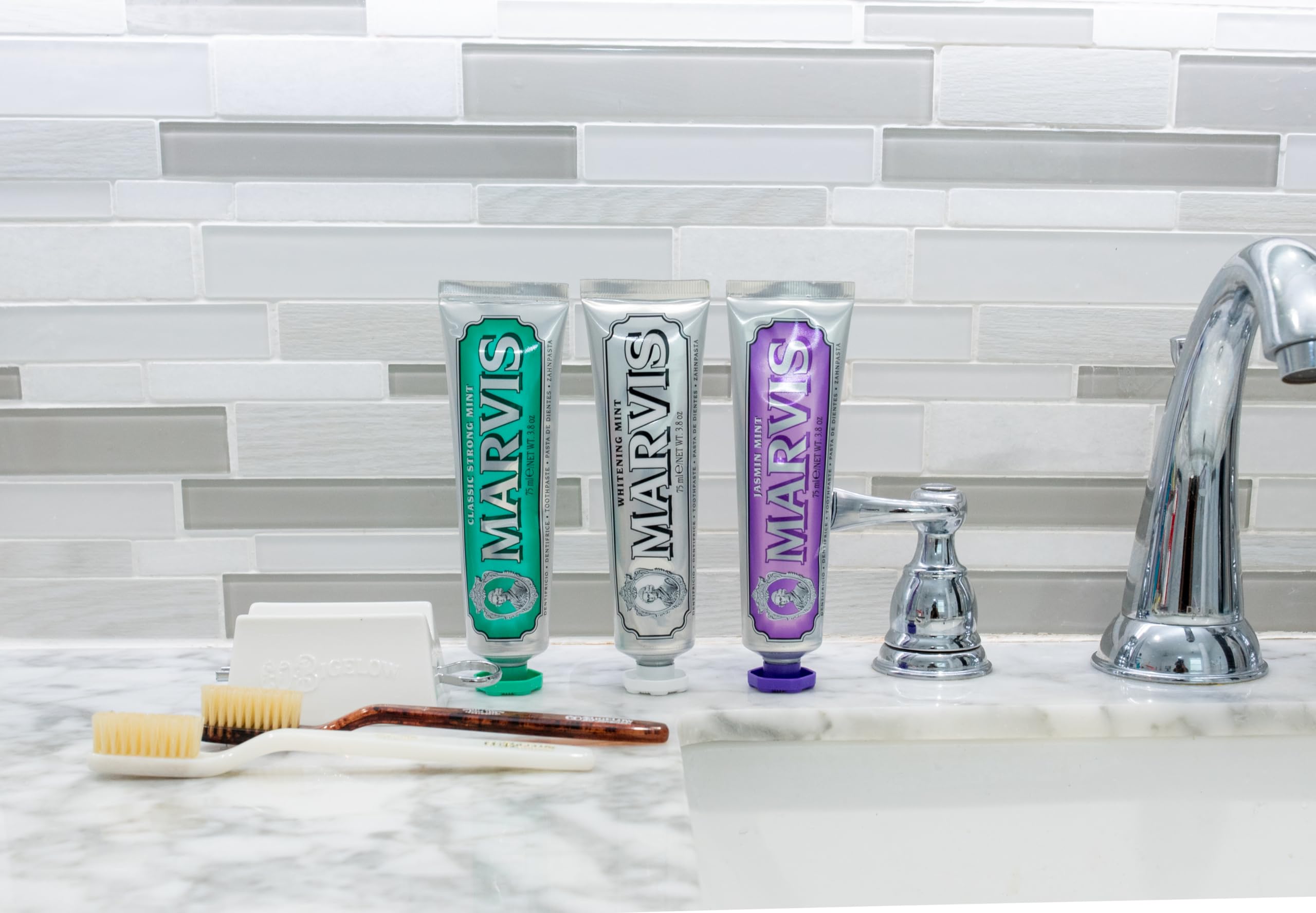 Enamel Strengthening Dentifrice: Sparkling Cleanness & Cool Taste