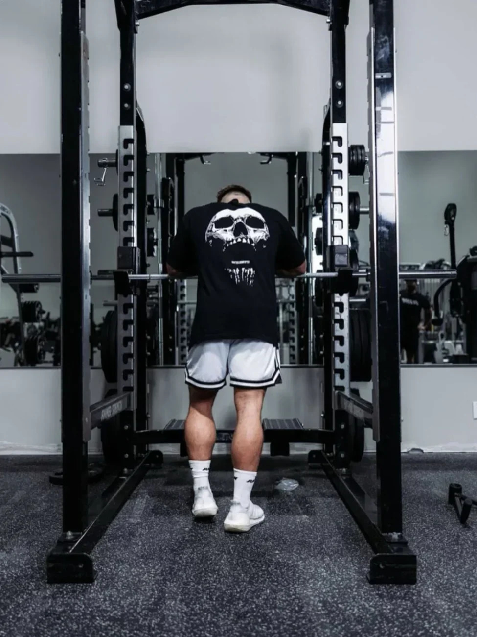 Chris Sports loose cotton short sleeved Tshirt suitable for mens and womens fitness training American skull shoulder hanging top 250407