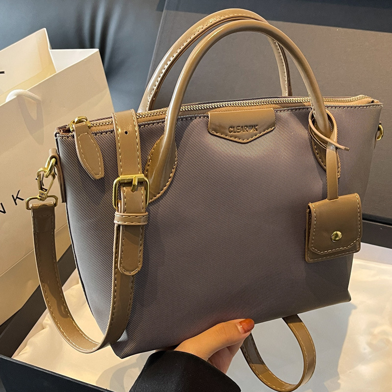 2025S Designer Women S Bag Oxford Cloth Lightweight And Practical Crossbody New Versatile Shoulder With High End Feel Hand Held Tote Bag For Women