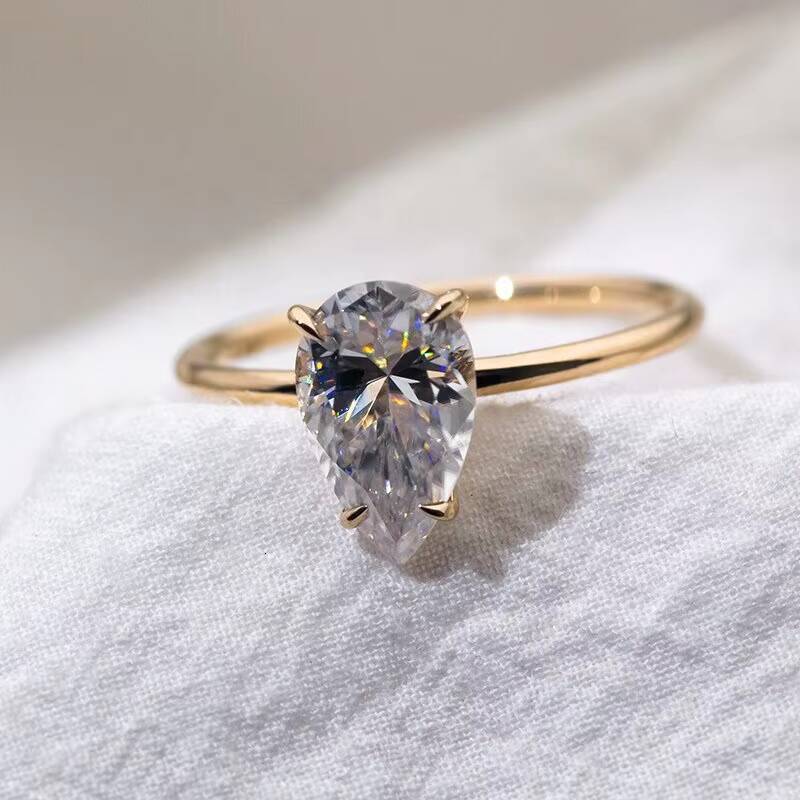 Customize Fine Jewellery 2ct Pear Cut 14K Gold Moissanite Engagement Ring