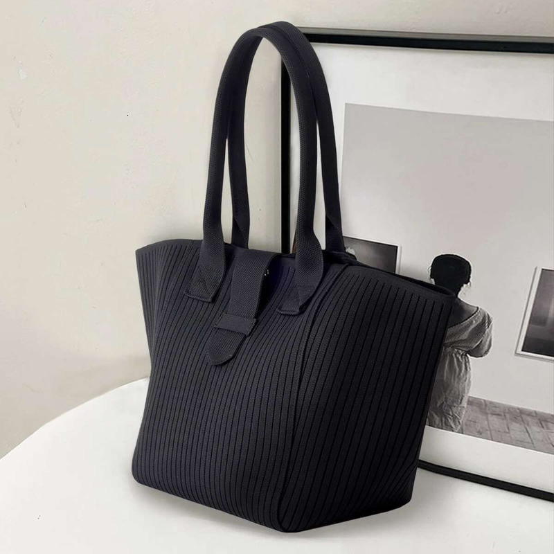 Large Capacity Women's Tote Classic Black Handbag Personalized Women Shoulder Shopping Bag