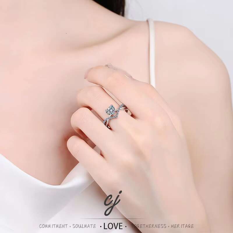 Carline Topsale Fine 925 Silver Jewelry 1ct Moissanite Engagement Ring Minimalist Love Ring Heart Ring Sterling Silver Women