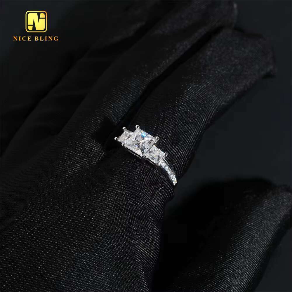 Iced Out Fashion Princess Cut Wedding Ring 925 Sterling Silver VVS Moissanite Rings Jewelry Diamond Engagement Rings for Women
