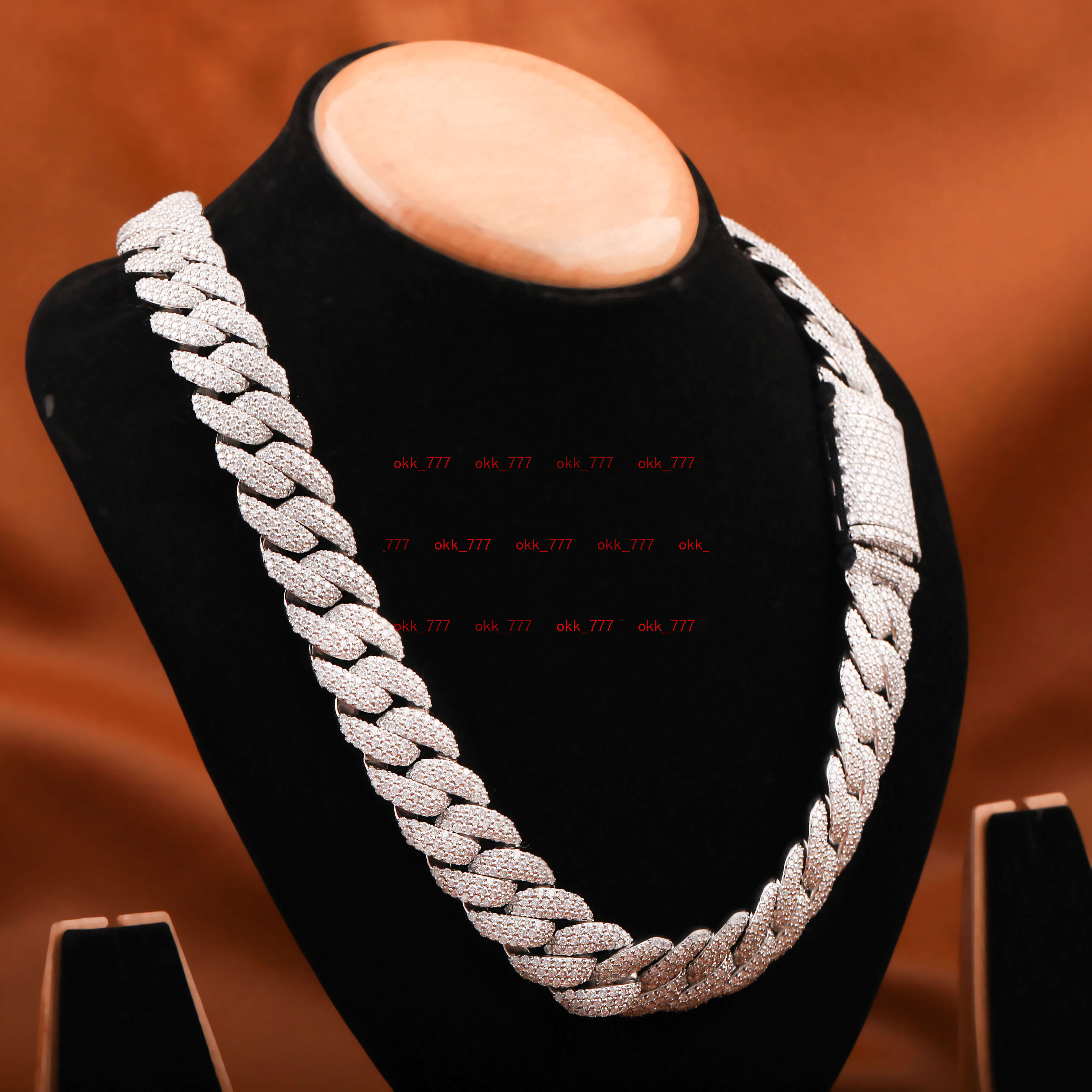 Bold and Stylish Moissanite Necklace Round Cut Diamond Chain for Red Carpet Looks and Exclusive Parties