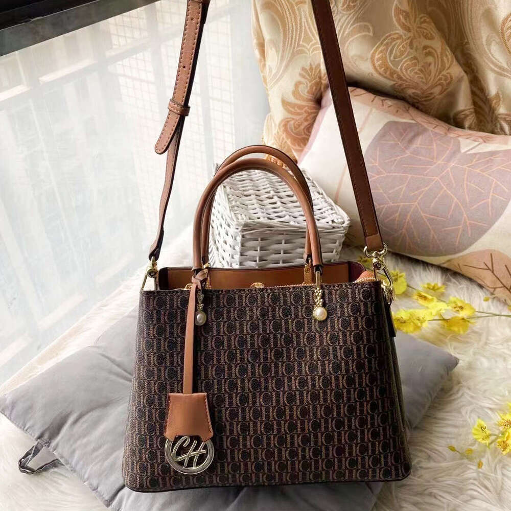 CHHC 2024 New Handbag Atmospheric Shoulder Crossbody Large Soft Leather Women's Bag