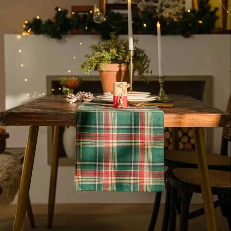 Christmas Vintage Christmas checkered table runner restaurantlinen material waterproof purpose home decoration Christmas party bestseller Y251113