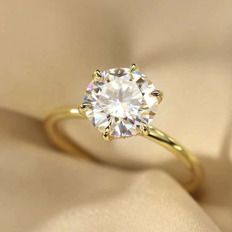 Round Moissanite Ring 18K Gold Design 2 Gram Gold Ring 18K