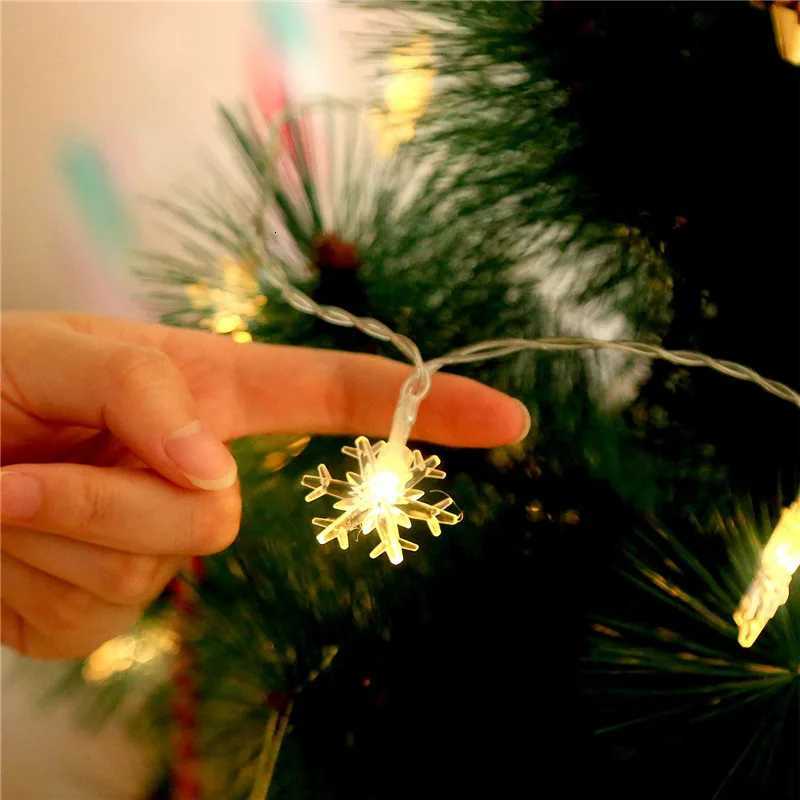 Street Garland Winter Led Snowflake New Year Decorations 2025 Snow String Lights 10M 100LEDs Plug Operated Christmas 2025 M251113