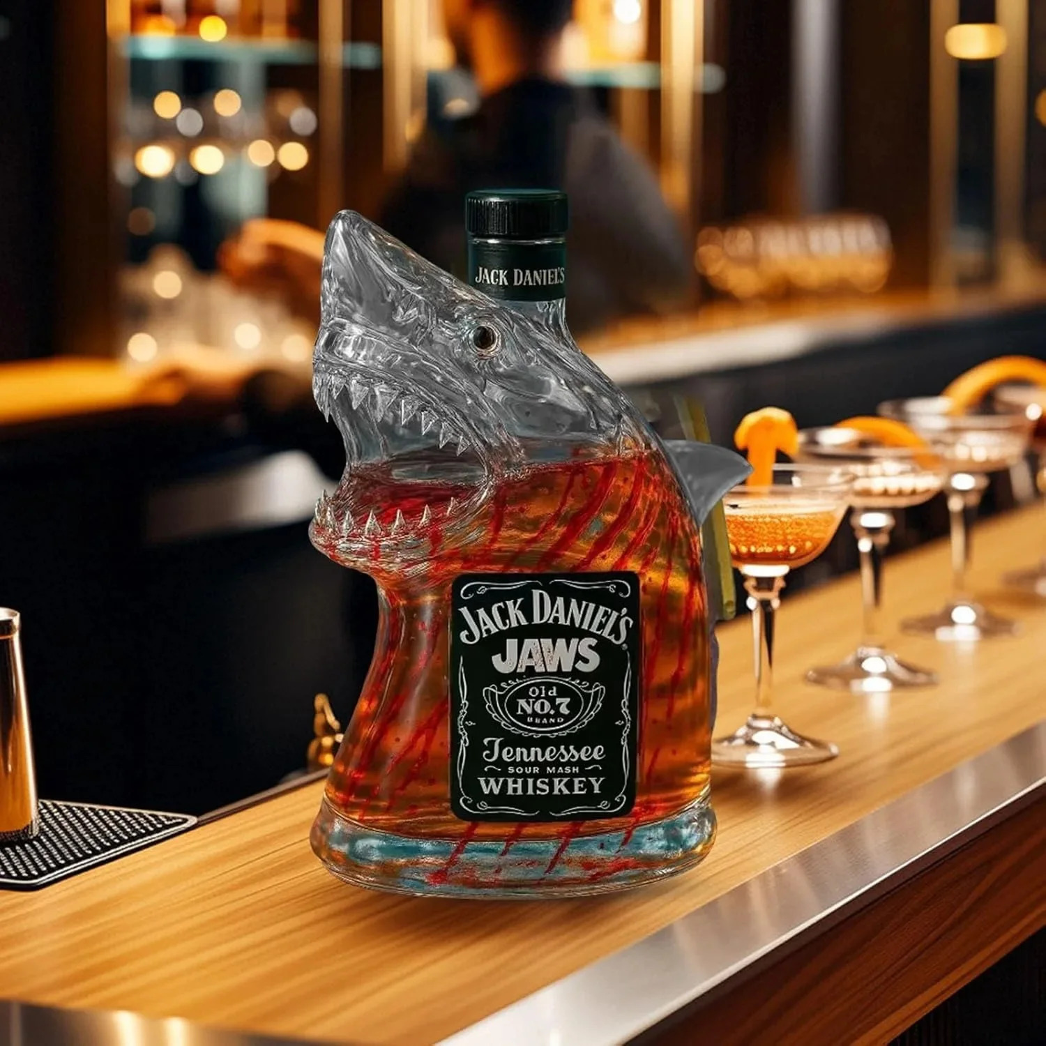 Shark Statue Wine Bottle Decanter Decoration For BarOfficeHome Animal Whiskey 3D Engraved Glass 320ml 251113