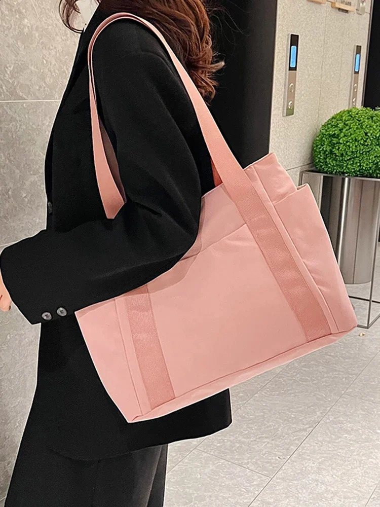 Womens large capacity shoulder bag durable nylon casual with multiple pockets lightweight travel handbag 250409