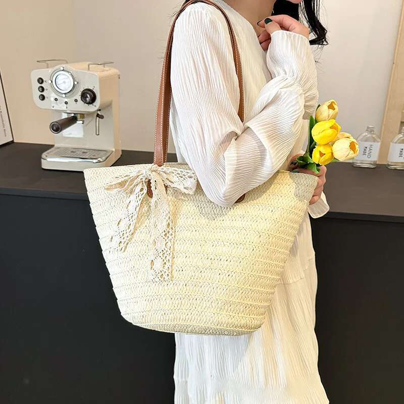 Handmade Beach Bag Women's Large Capacity New Vacation Beach Straw Woven Commuter Bucket Basket Tote Bag Kq1