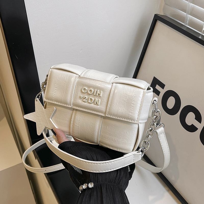 2025S Designer Women S Bag Knitted For Women New Trendy Crossbody Bag Niche Versatile High End Trendy Simple Letter Small Square Bag