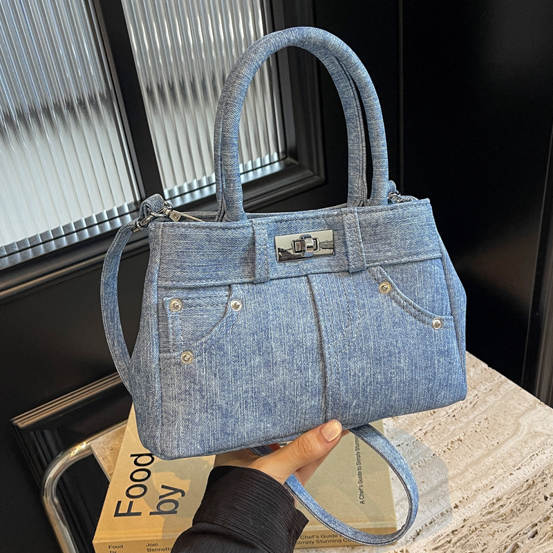 2025S Designer Women S Bag Casual And Versatile Denim Small For Women New Trendy Fashion Single Shoulder Crossbody Bag Popular Niche Handbag