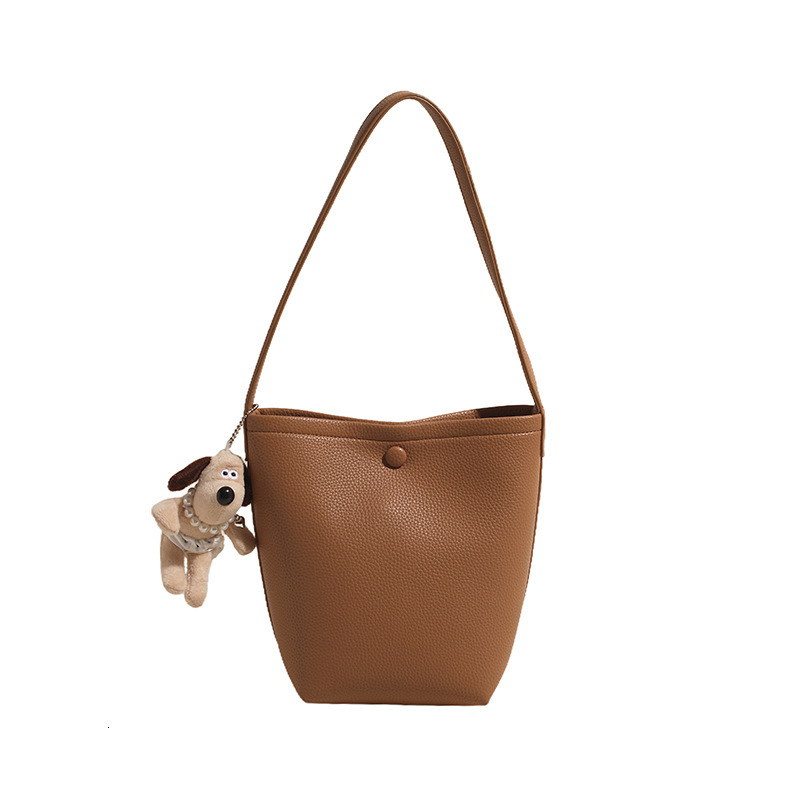 2025S Designer Women S Bag Hand Casual Bucket For Women New Korean Version Instagram Trendy Shoulder Solid Color Simple Travel Autumn Armpit Bag