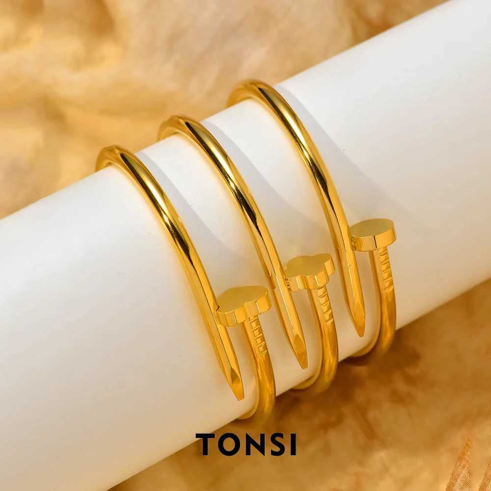 1pcs fashion nail bracelet stainless steel flowers hearts cones non-fading bracelet holiday gift spot can be wholesaleT251113