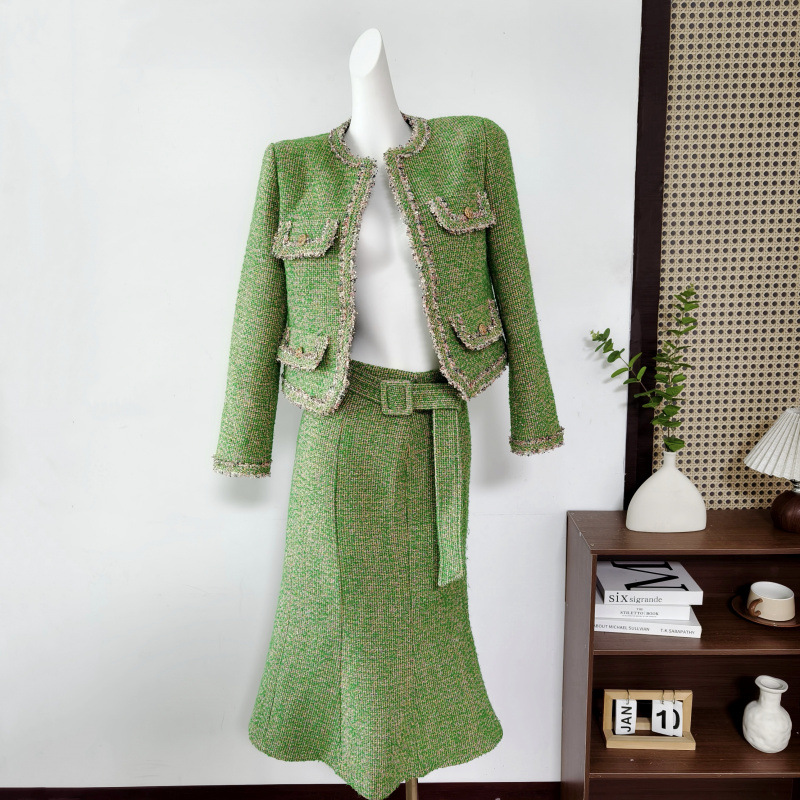 Designer Two Piece Dress Fashionable And Elegant Retro Celebrity High-end Temperament Design Sense Gem Green Small Fragrance Jacket Skirt Suit