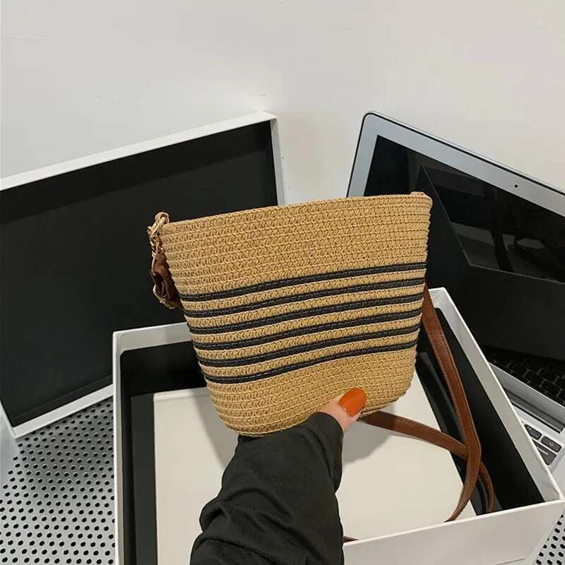 Handmade Beach Bag Summer Shoulder Bags Drawstring Women's Bucket Purse Raffia Woven Straw Handbags Casual Tote Beach Crossbody Bag Kq1
