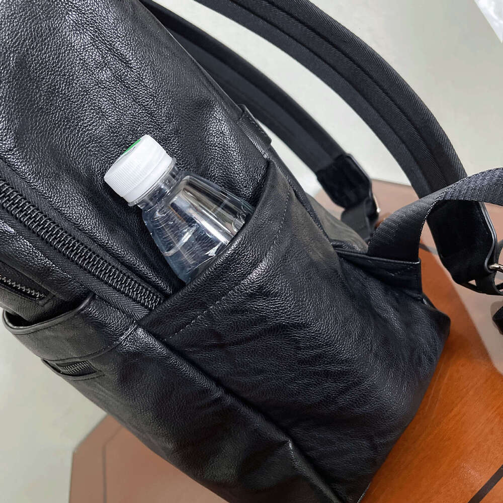 Backpack Men's Korean version Large capacity casual men's computer bag University Travel backpack