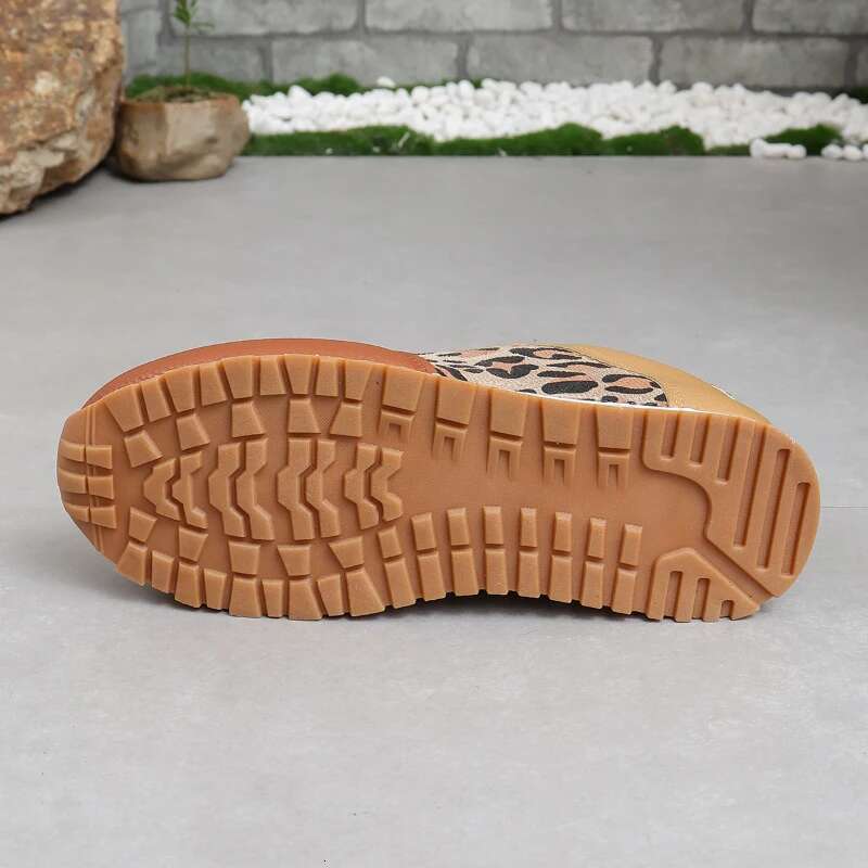 2025 Summer New Women's Sports Shoes Walking Training Shoes Designer Fashion Leopard Pattern Comfortable Slow Running Leisure Tennis Shoes