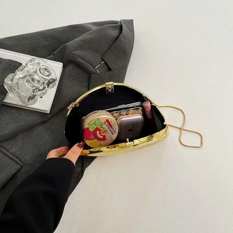 PVC Golden Shell Hot Selg Creative Design Crossbody 2025 Valentine's Day New Party Women's Bag