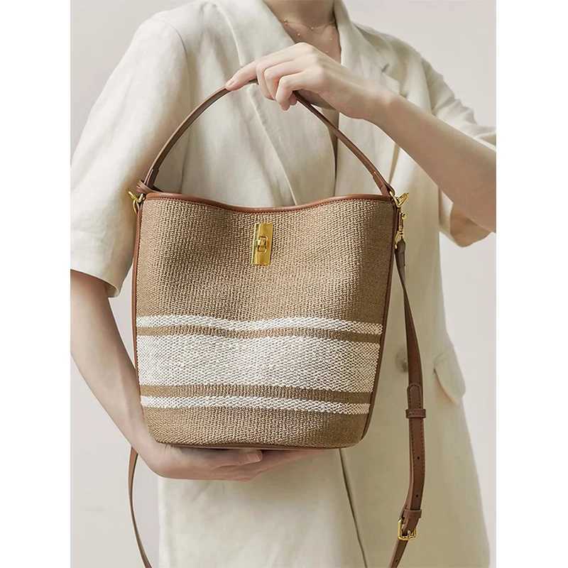 Crossbody contrasting woven hand-held vegetable basket bagW251112