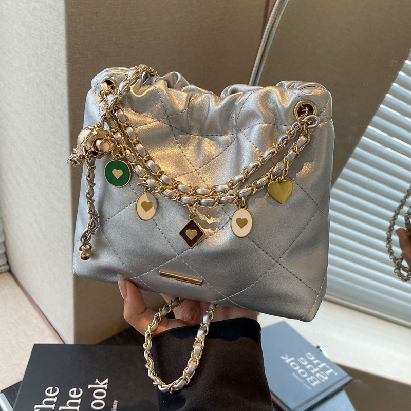 Designer Women S Texture Drawstring Crossbody Summer New Product Fashionable Dia Minimalist Handbag Chain Shiny Single Shoulder Bucket Bag Free Shippi