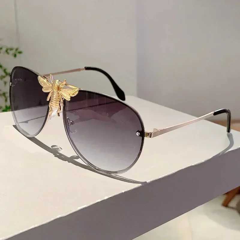 Fashion Big Bee Pilot Sunglasses Womens Luxury Classic Retro Butterfly Sun Glasses Men Brand Designer Eyewear Vintage ShadesC250412