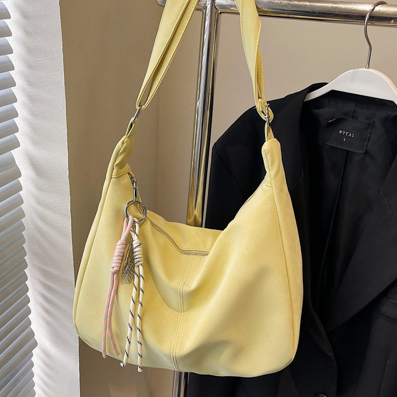 2025S Designer Women S Bag Tote Texture Frosted Large Capacity Spring Versatile Single Shoulder New Commuting Crossbody Women S Bag