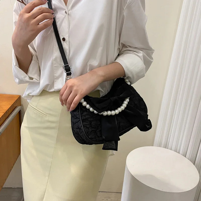 White Folding Pop Retro Bow Bag Womens Pearl Handle Fashion Armrest Shoulder Cross 1Piece Set 250401