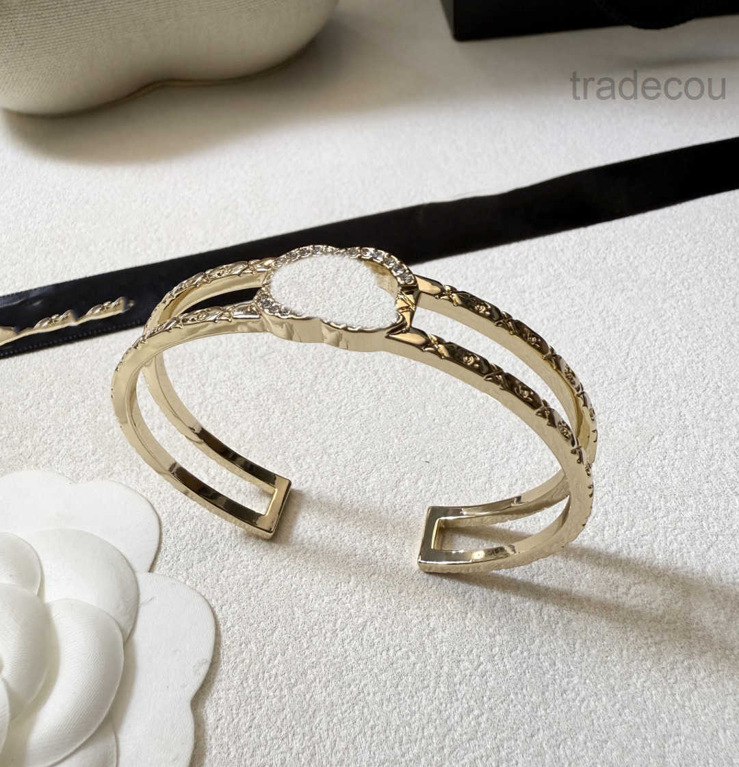 Luxury Bangle Bracelet Premium Diamond Pearl Fine Jewelry Classic Designer C women men Couple Charm Bracelets ccity ghgh564