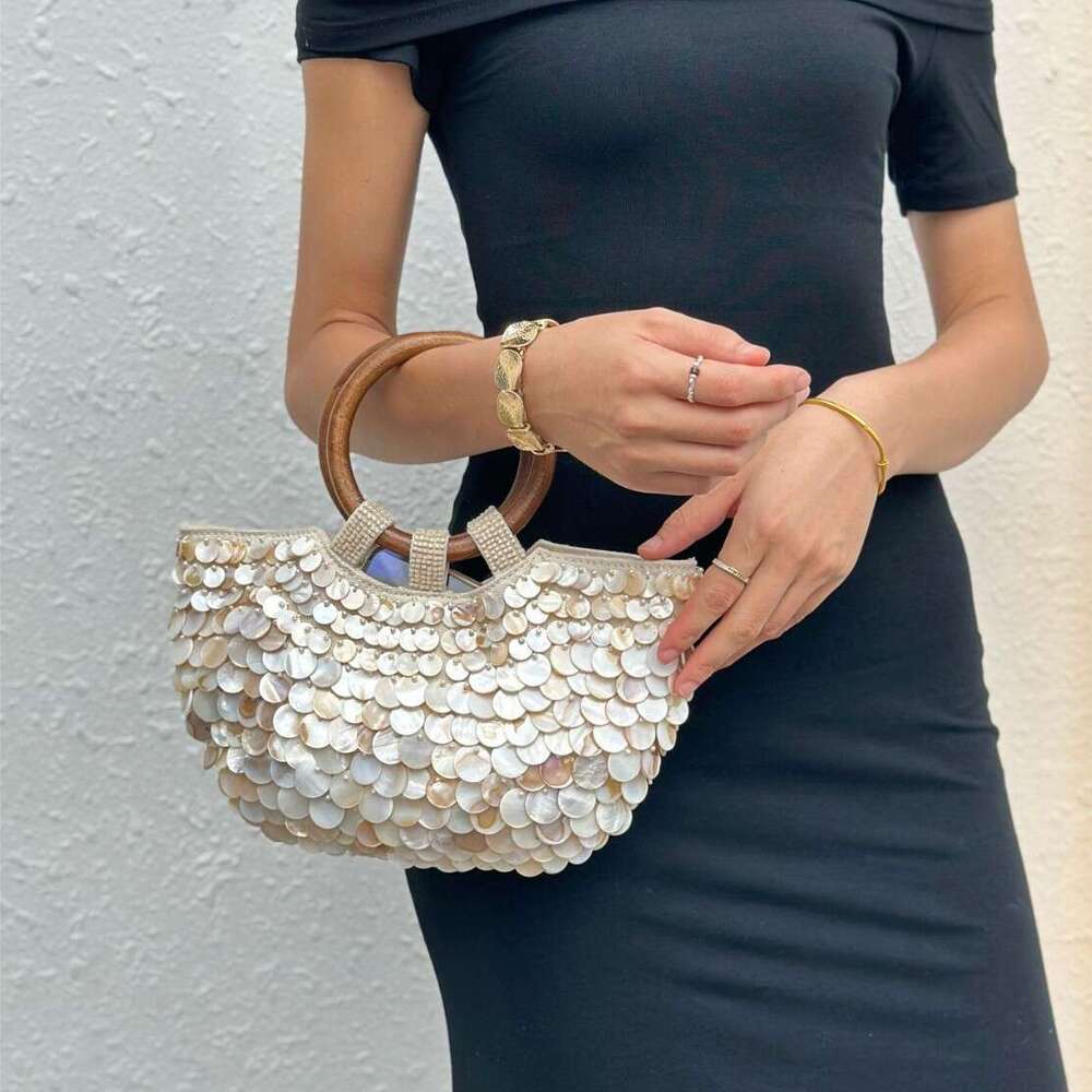 2025 Spring/Summer New High-End Handmade Natural Shell Fairy Handbag Women's Niche Bag Personality Trend