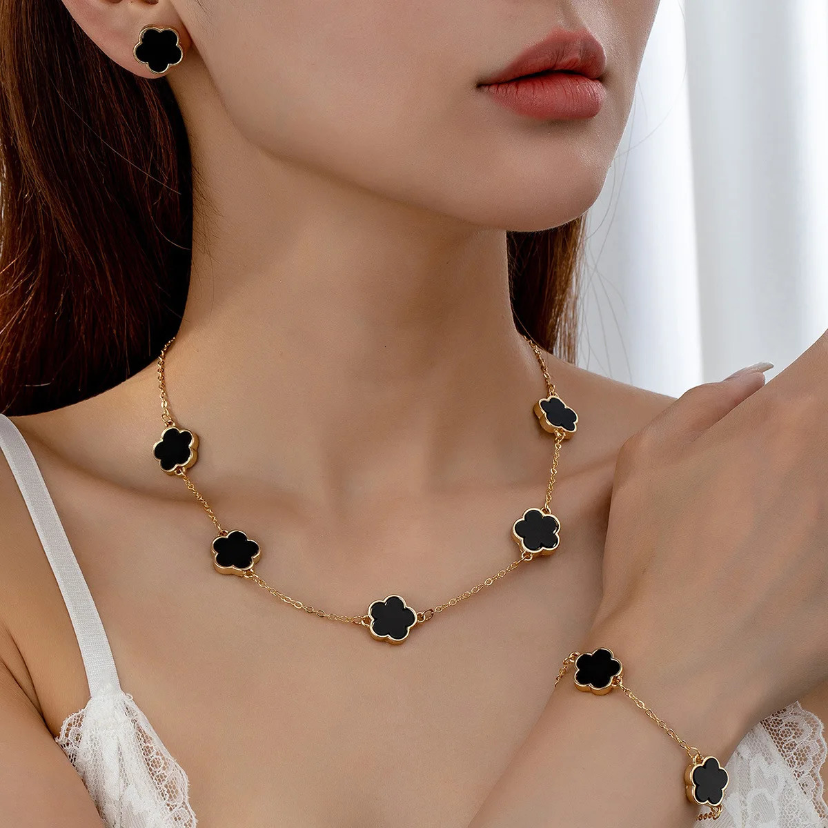 5pcs/set Fashion Flower Necklace Earrings Set Jewelry Women Stainless Steel White Shell Clover Bracelet Jewelry Accessories251112