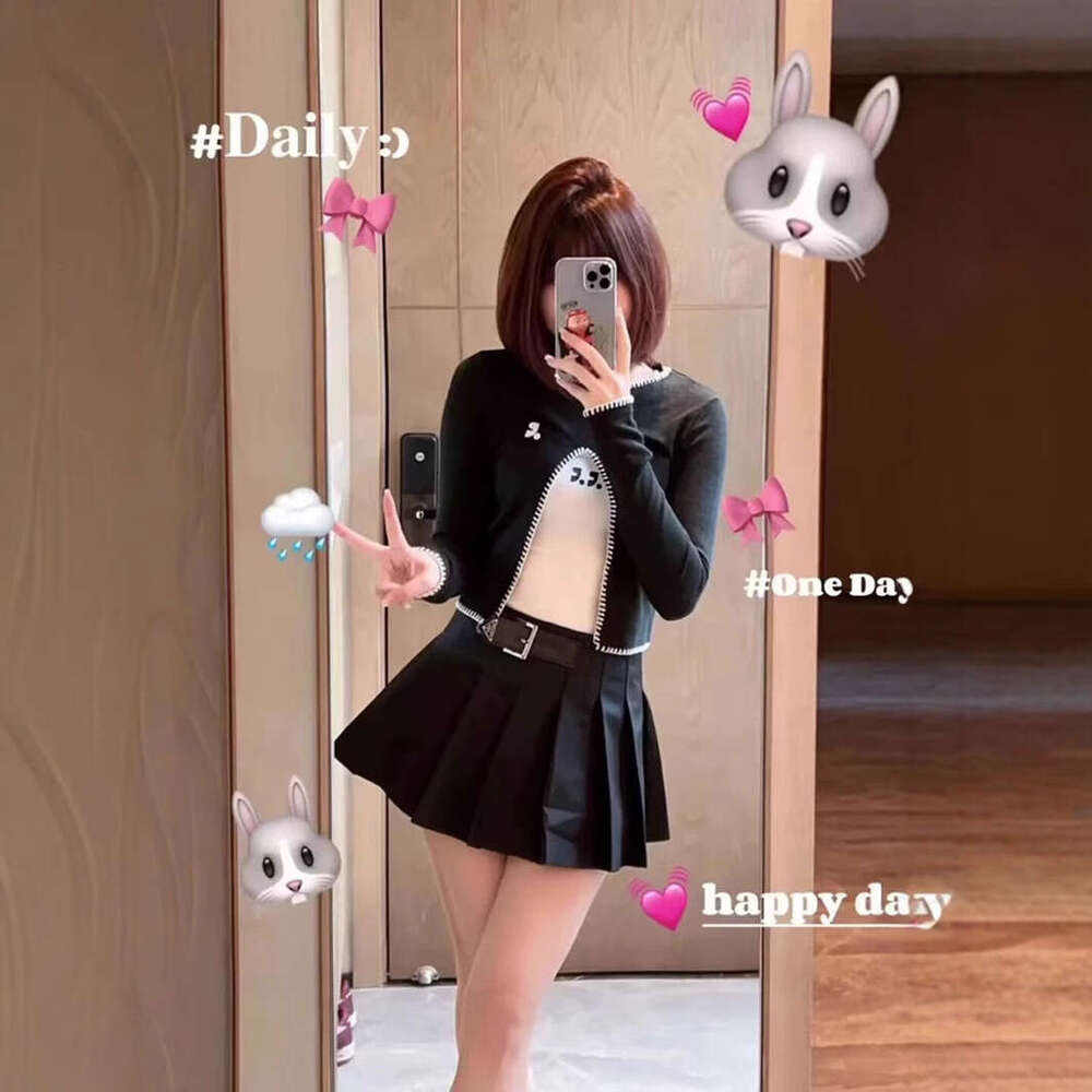 Designer clothing Designer clothing South Korean RR slim knit long sleeved shirt slit a sense of careful machine with visible thread and design